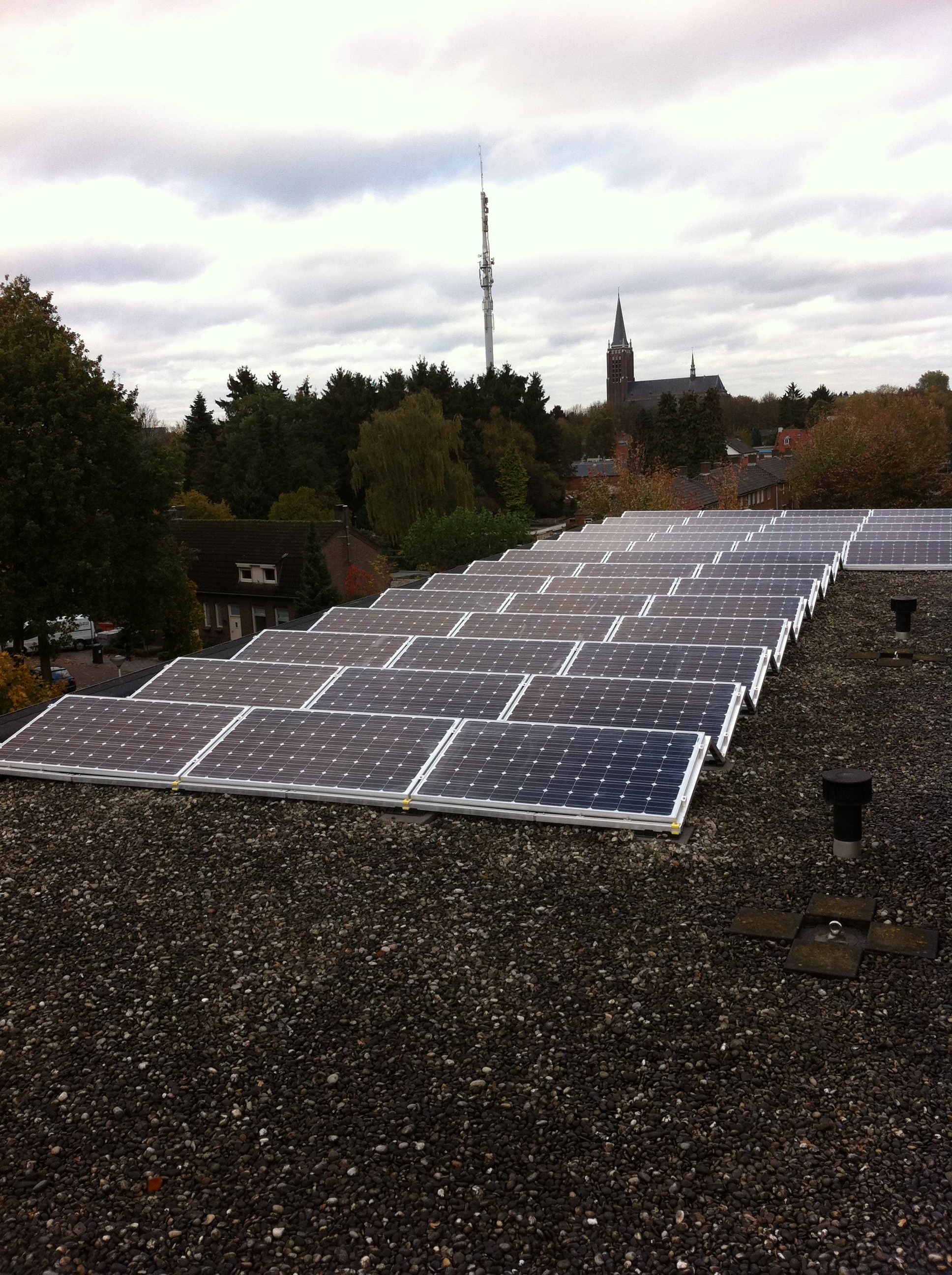 Je bekijkt nu Appartementsgebouw met zonnepanelen